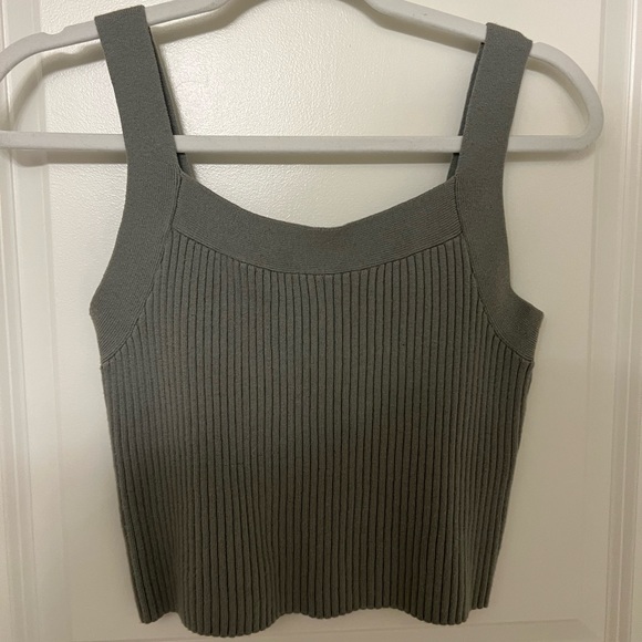 Abercrombie & Fitch Tops - Abercrombie Sweater Cropped Tank Top